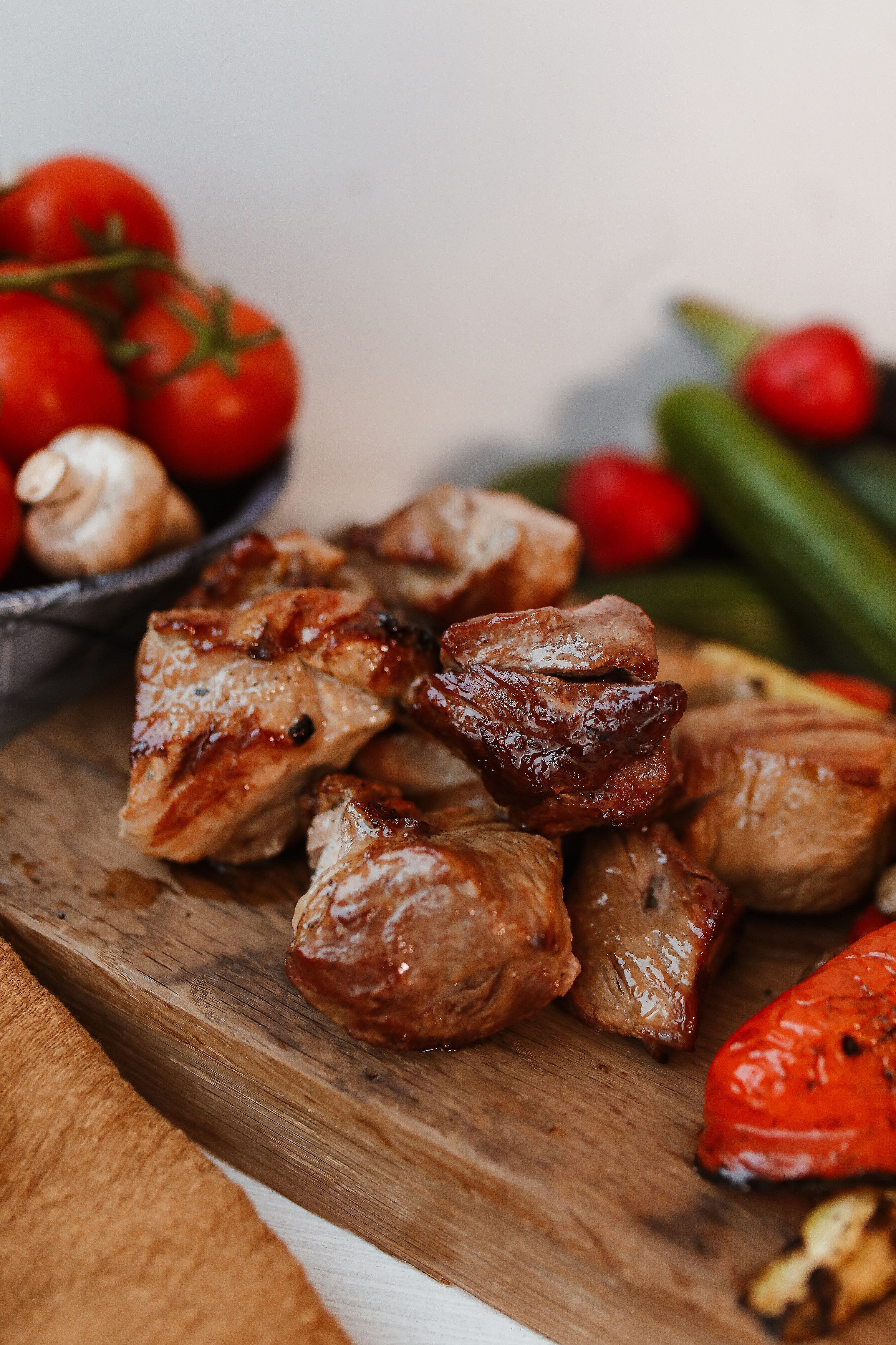 Сколько мяса нужно на компанию и какой шашлык выбрать?  